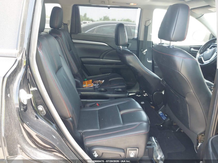 2019 TOYOTA HIGHLANDER auction photo 8
