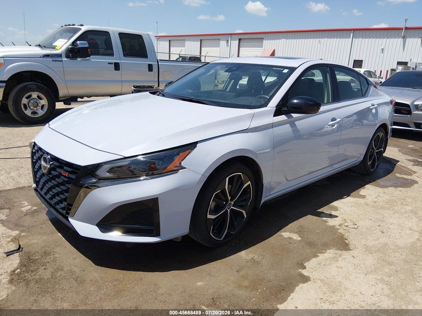 2024 Nissan Altima, Hail, IAAI, VIN 1N4BL4CV1RN306774 — photo 2