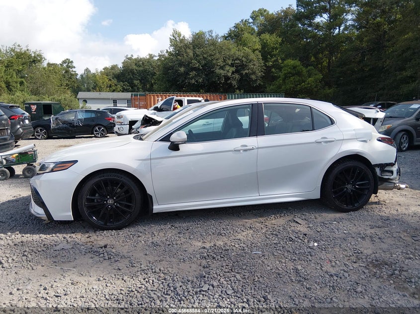 TOYOTA CAMRY - zdjęcie 15