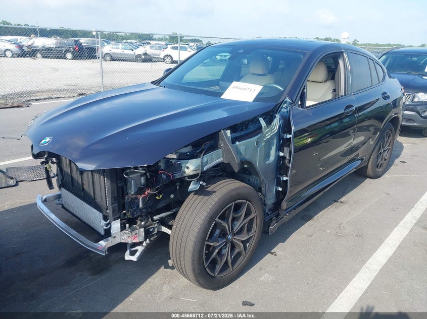 2025 BMW X4 auction photo 2