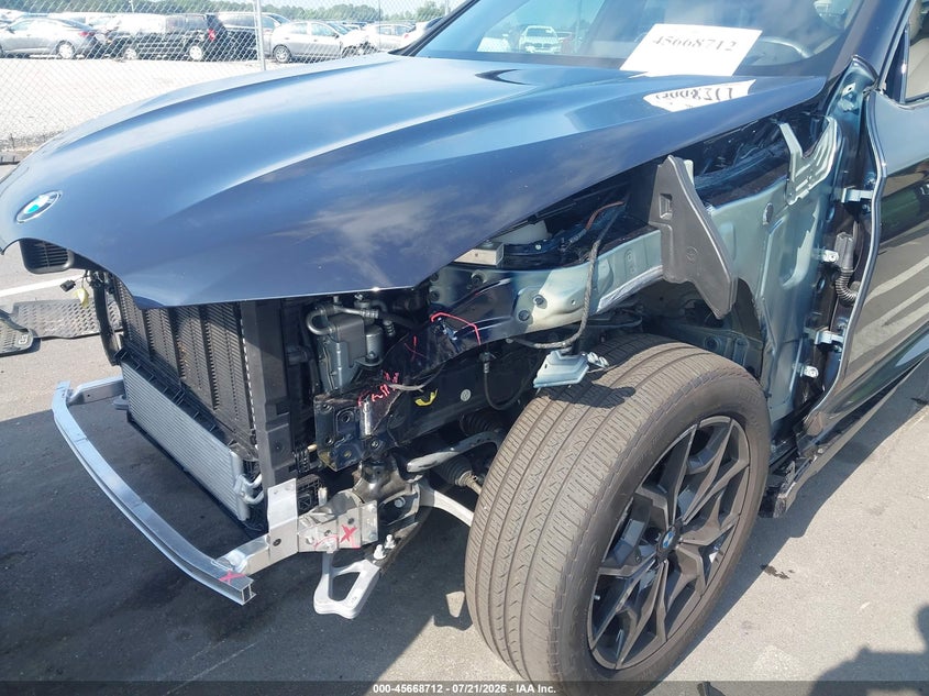 2025 BMW X4 auction photo 6