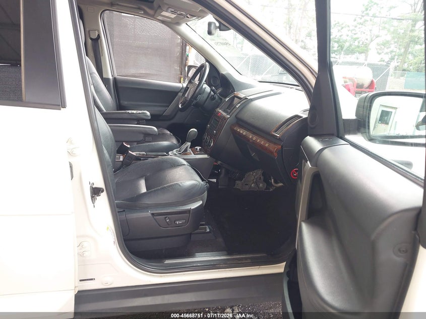 2008 LAND ROVER LR2 auction photo 5