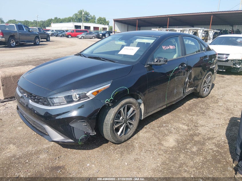 2023 KIA FORTE auction photo 2
