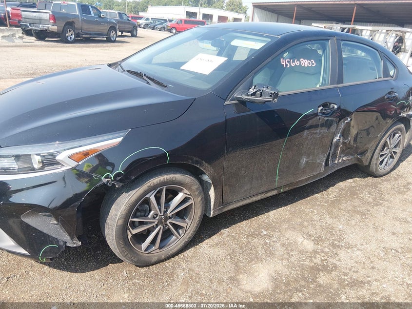 2023 KIA FORTE auction photo 6