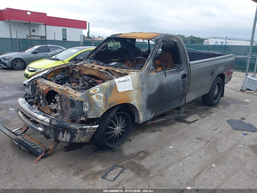 1997 Ford F-150 Standard Standard/Xl/Xlt, Engine Burn, IAAI, VIN 1FTDF1723VNB27302 — photo 2