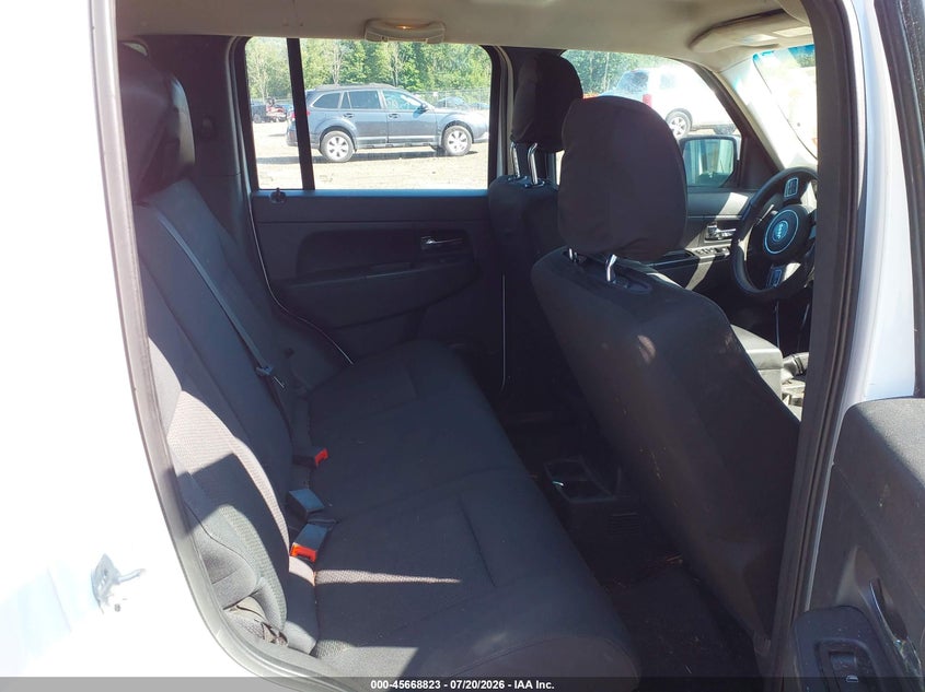 2011 JEEP LIBERTY auction photo 8