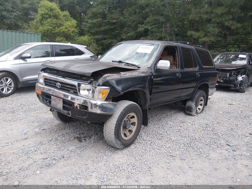 1995 Toyota 4Runner, Front End, IAAI, VIN JT3VN29V6S0040236 — photo 2