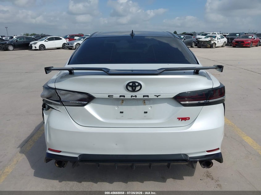TOYOTA CAMRY - zdjęcie 17