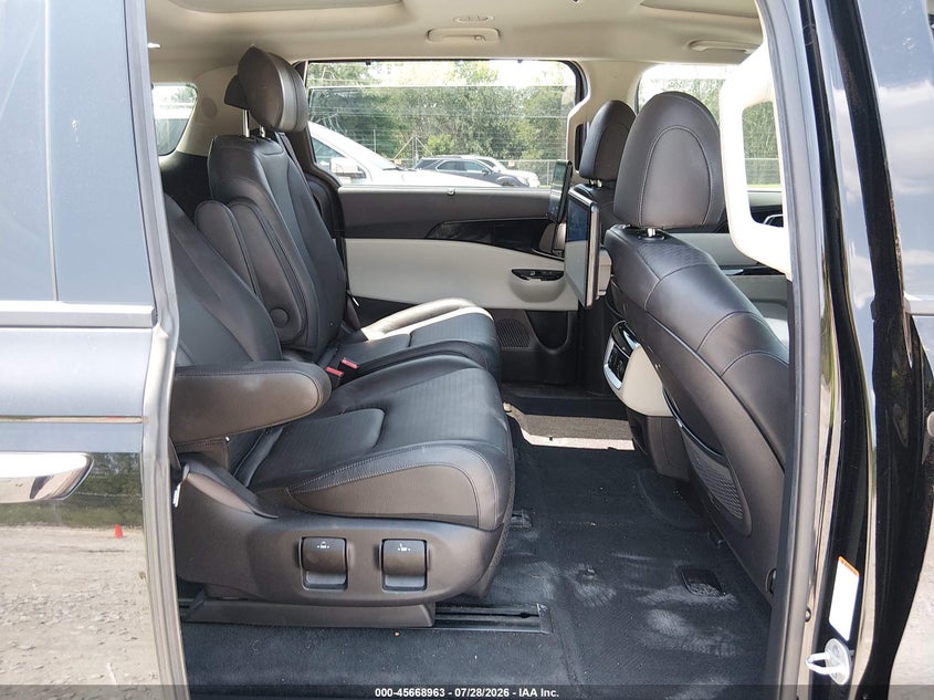 2022 KIA CARNIVAL MPV auction photo 8