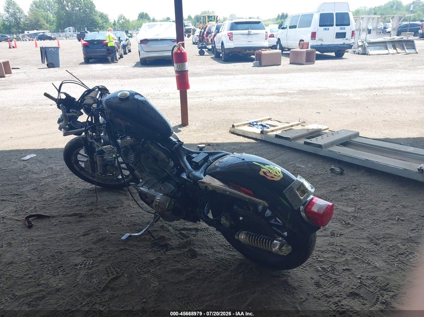 2004 HARLEY-DAVIDSON XL883 auction photo 3