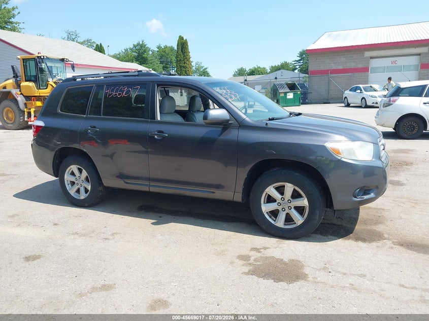 2010 Toyota Highlander Base V6 VIN: 5TDBK3EH1AS003815 Lot: 45669017