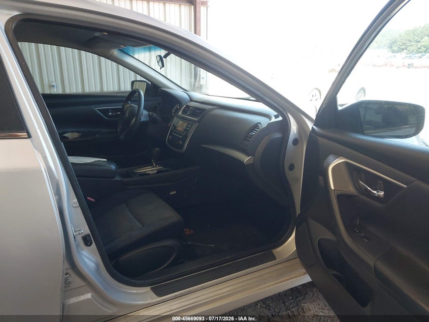 2016 NISSAN ALTIMA auction photo 5