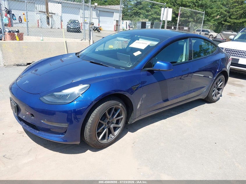 TESLA MODEL 3 - zdjęcie 2