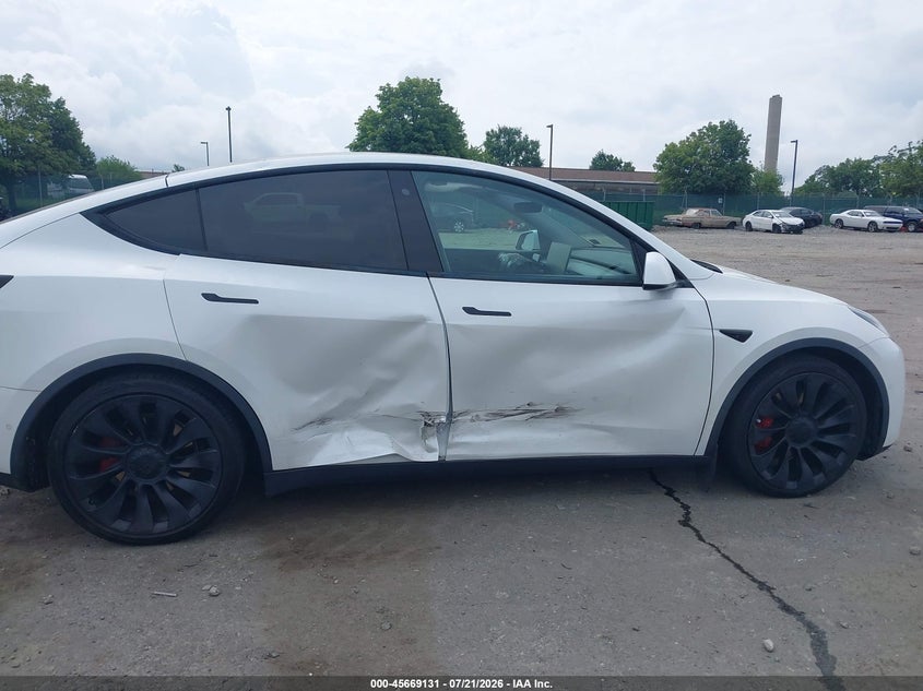 2020 Tesla Model Y Long Range Dual Motor All-Wheel Drive/Performance Dual Motor All-Wheel Drive VIN: 5YJYGDEF0LF028051 Lot: 45669131
