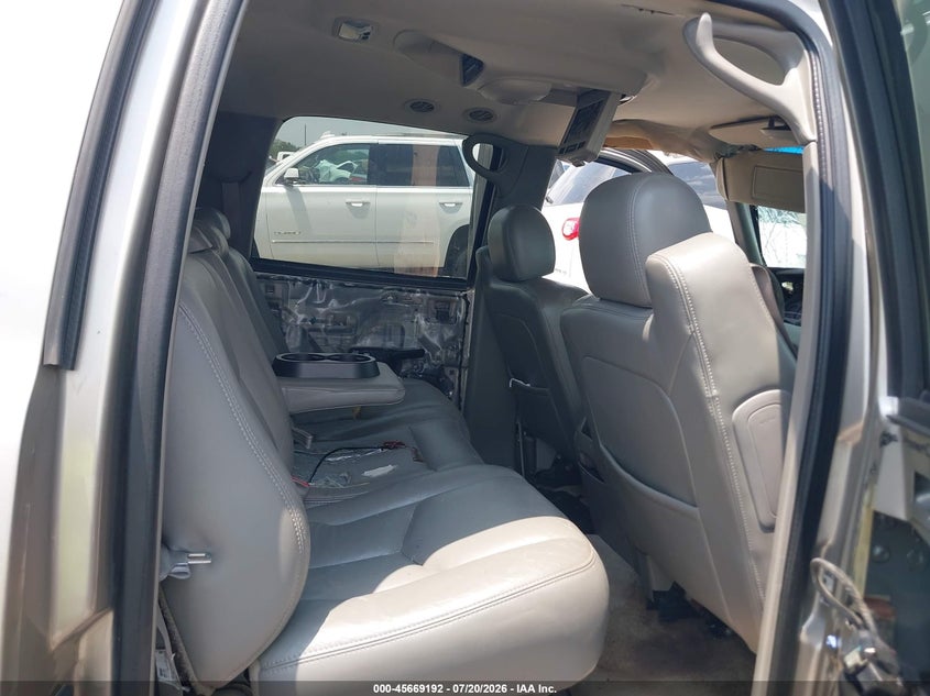 2003 Chevrolet Suburban 1500 Lt VIN: 3GNEC16Z53G272205 Lot: 45669192