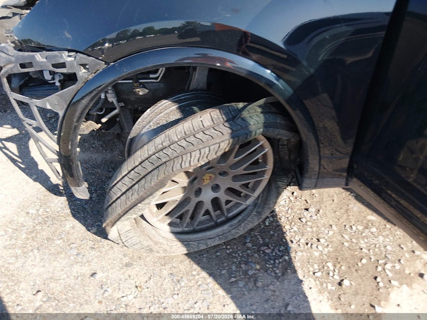 2017 PORSCHE CAYENNE auction photo 6