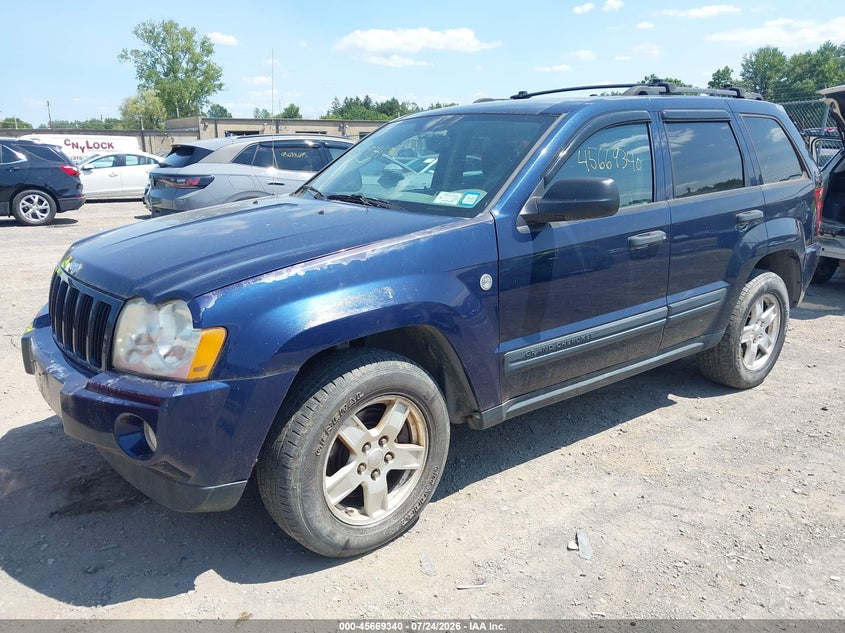 2005 Jeep Grand Cherokee Laredo, Обычный износ, IAAI, VIN 1J4HR48N15C542479 — фото 2