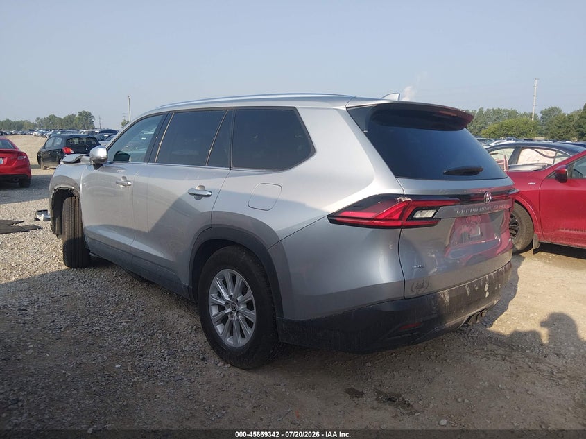 2026 TOYOTA GRAND HIGHLANDER auction photo 3