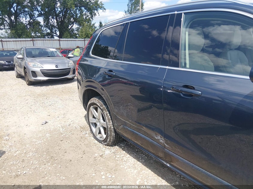 VOLVO XC90 - zdjecie 17