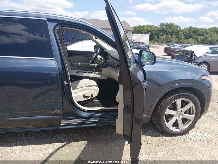 2023 VOLVO XC90 auction photo 5