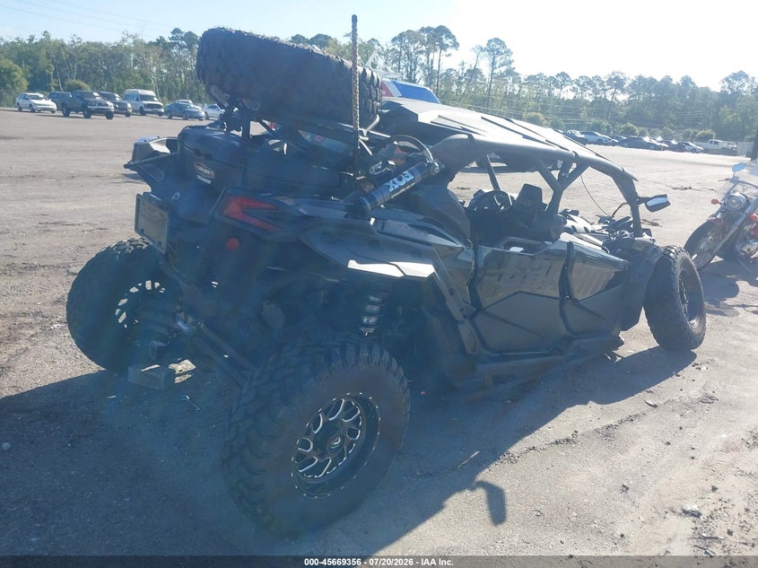 2021 CAN-AM MAVERICK X3 MAX auction photo 4