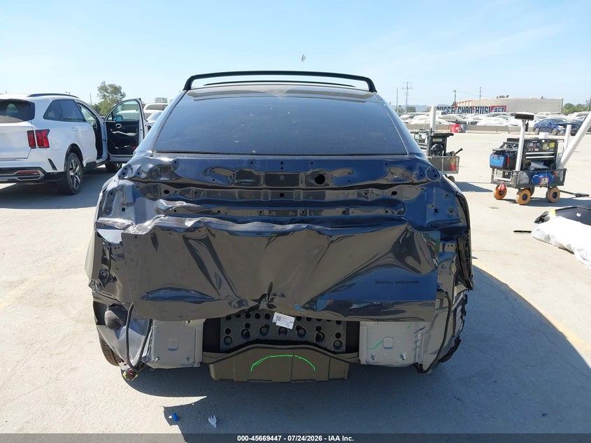 TESLA MODEL Y 2026 VIN 7SAYGDEE5TF570224