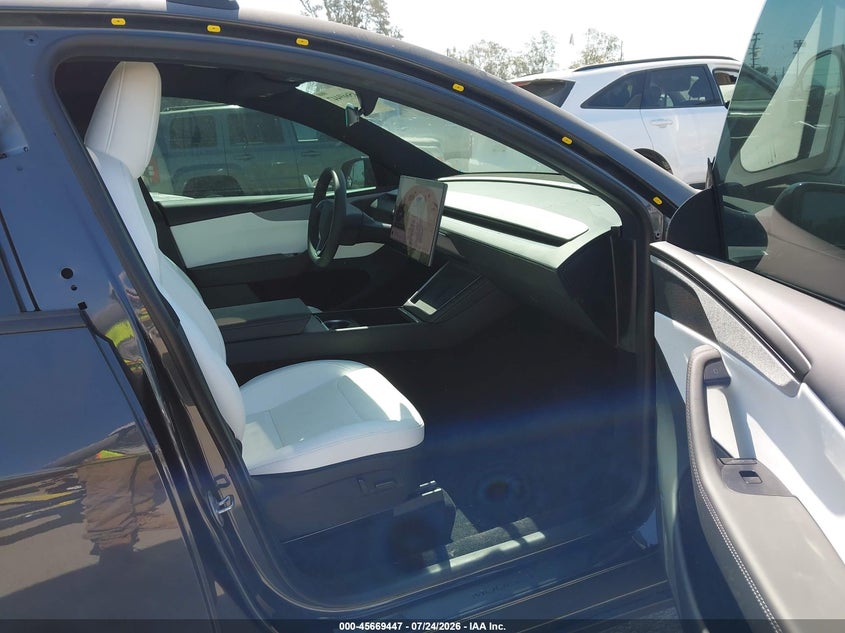 TESLA MODEL Y 2026 VIN 7SAYGDEE5TF570224
