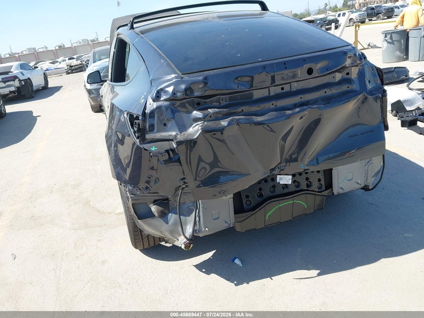 TESLA MODEL Y 2026 VIN 7SAYGDEE5TF570224