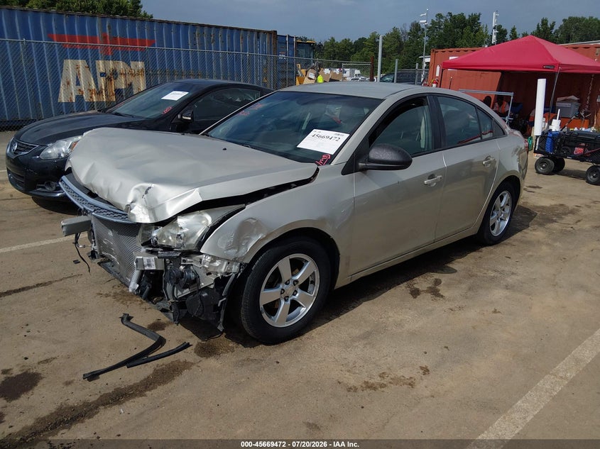 2014 Chevrolet Cruze Ls Auto, Left Front, IAAI, VIN 1G1PA5SH4E7259528 — photo 2