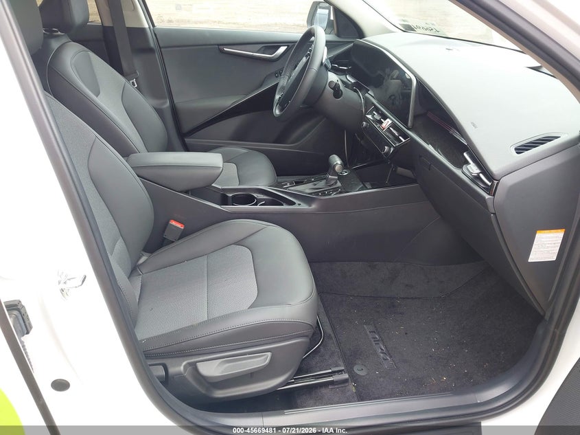 Vin: kndcr3le2s5290095, lot: 46168081, kia niro ex 2025 img_1
