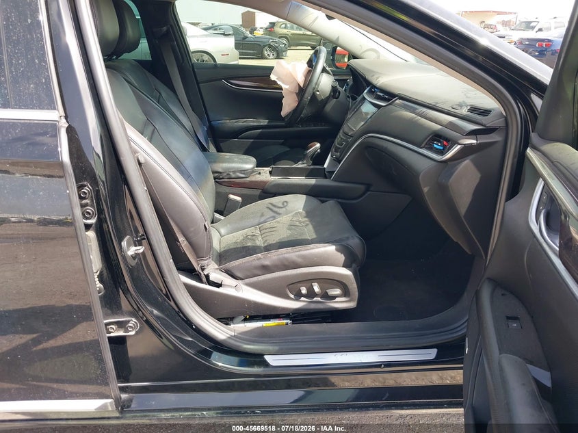 2017 CADILLAC XTS auction photo 5