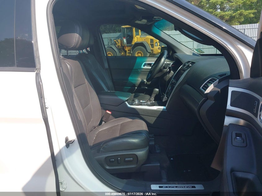 2015 FORD EXPLORER auction photo 5