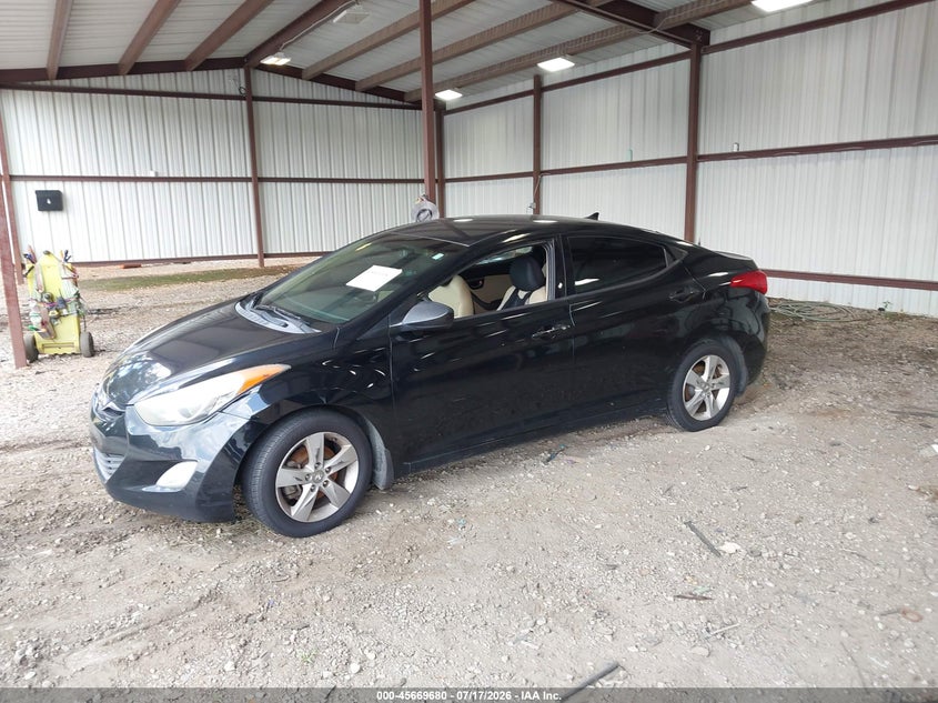 2013 HYUNDAI ELANTRA auction photo 2