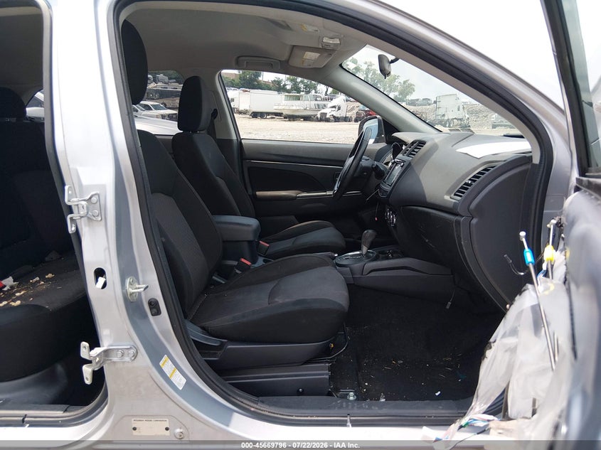 2017 MITSUBISHI OUTLANDER SPORT auction photo 5