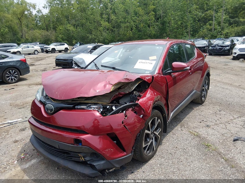 TOYOTA C-HR - zdjęcie 2