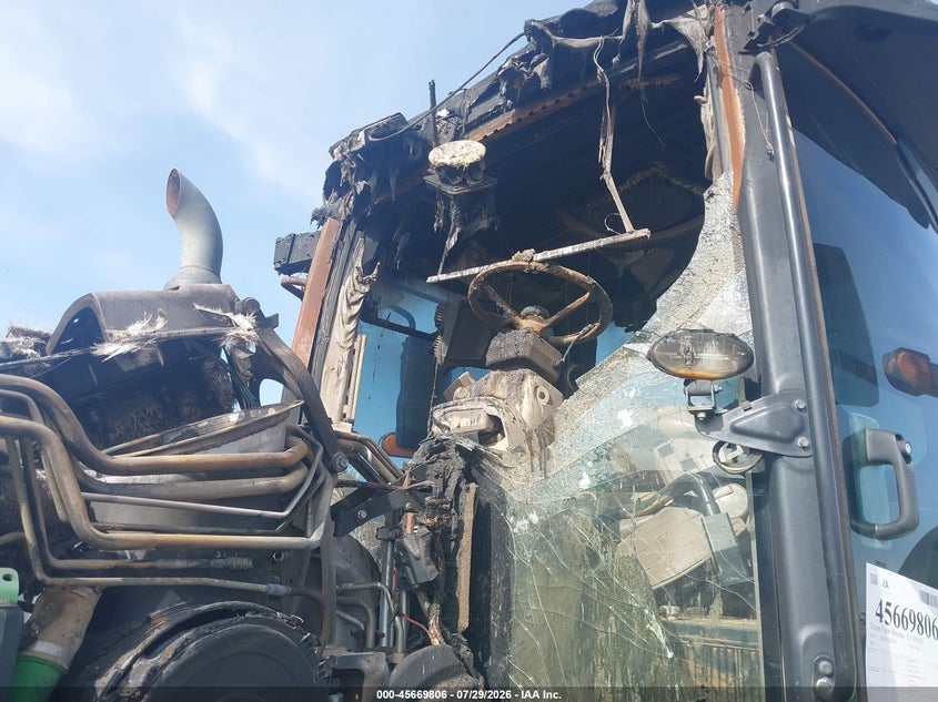 2019 JOHN DEERE TRACTOR auction photo 7
