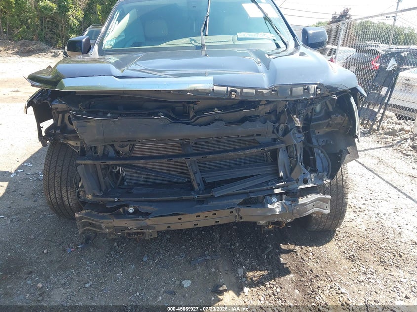 2022 GMC YUKON XL auction photo 6
