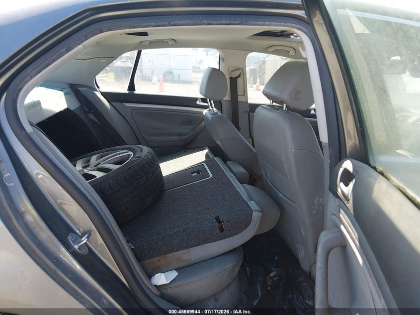 2006 VOLKSWAGEN JETTA auction photo 8