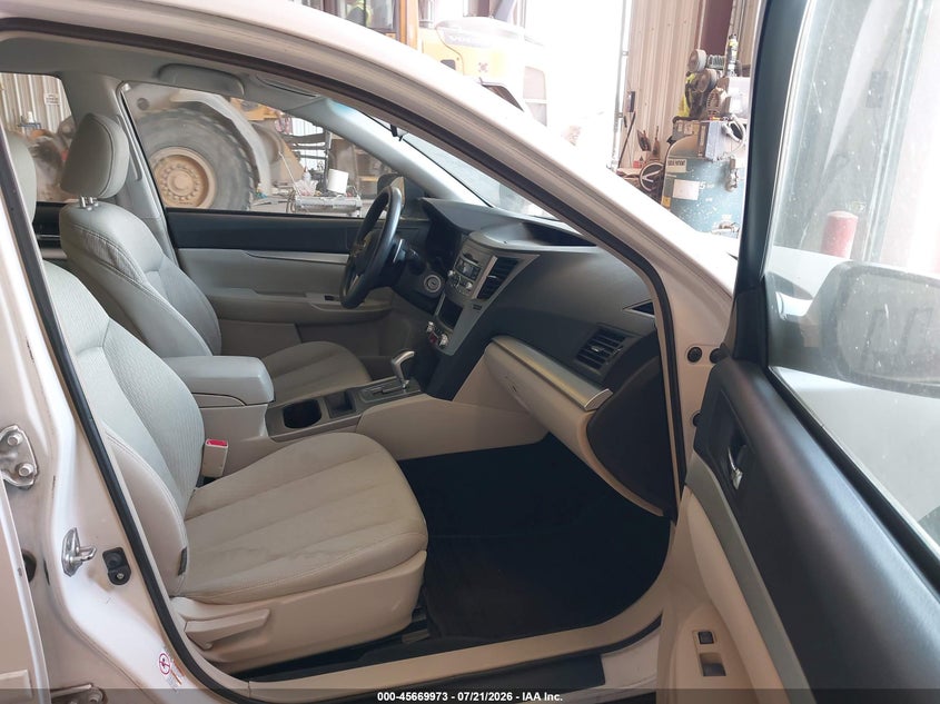 2011 SUBARU OUTBACK auction photo 5