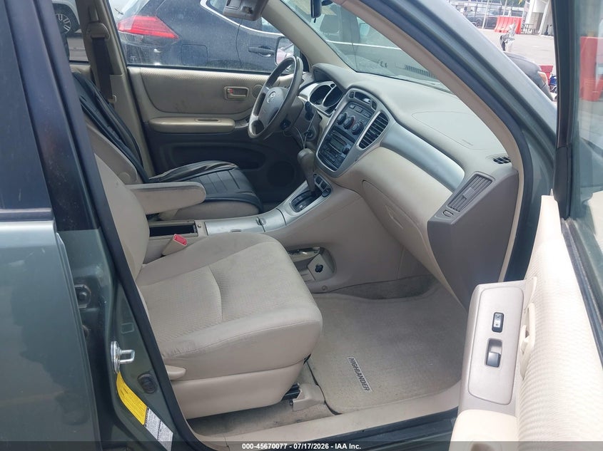 2004 TOYOTA HIGHLANDER auction photo 5