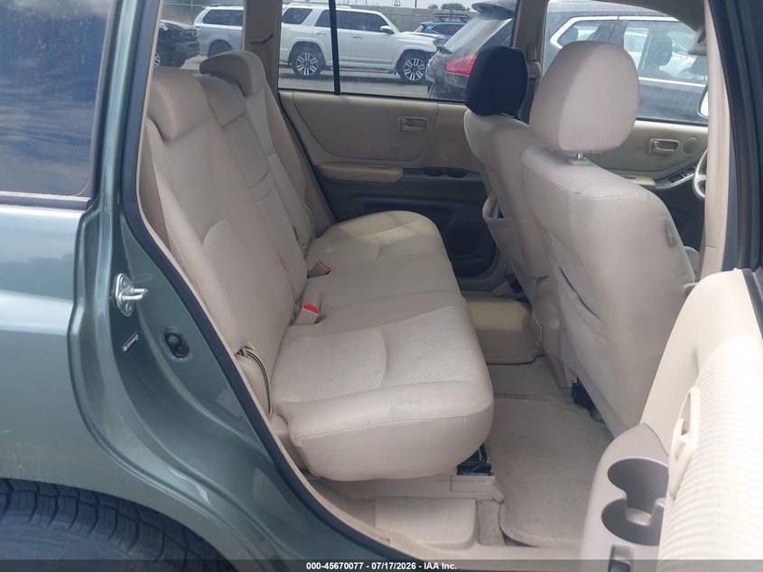 2004 TOYOTA HIGHLANDER auction photo 8