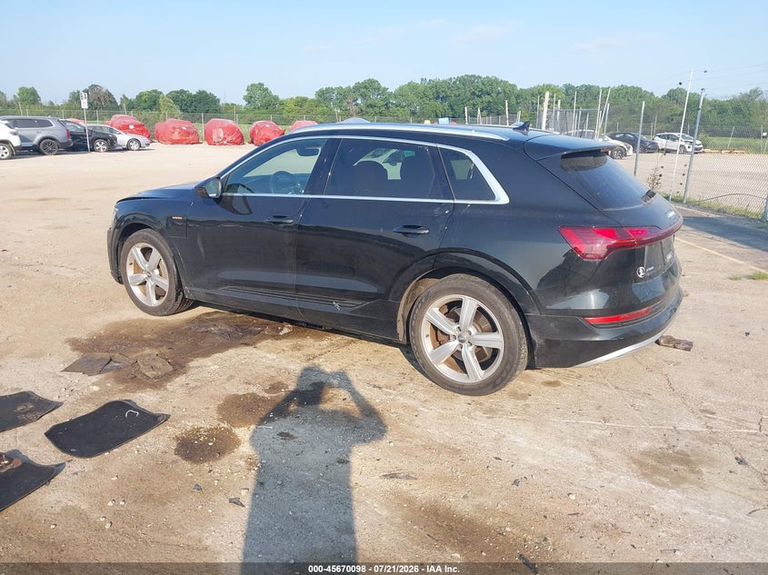 2019 Audi E-Tron Premium Plus VIN: WA1LAAGE4KB009822 Lot: 45670098