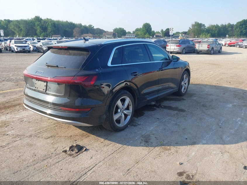 2019 Audi E-Tron Premium Plus VIN: WA1LAAGE4KB009822 Lot: 45670098