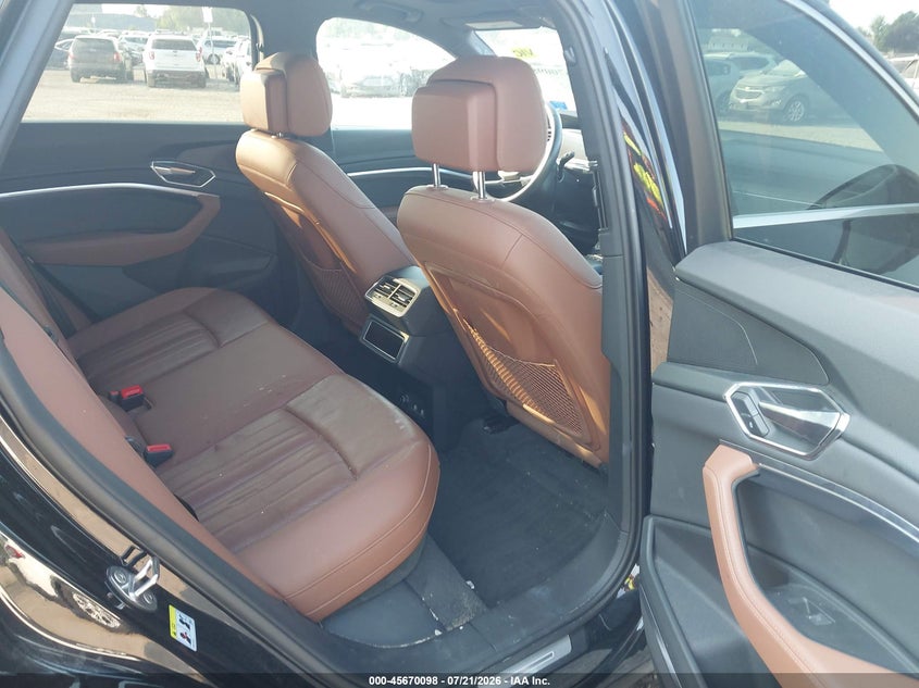 2019 Audi E-Tron Premium Plus VIN: WA1LAAGE4KB009822 Lot: 45670098