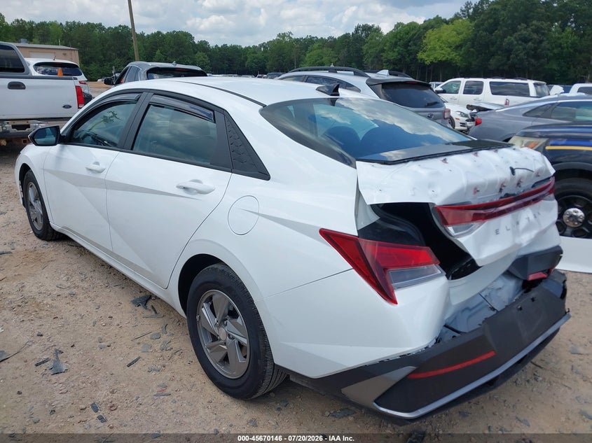 2025 HYUNDAI ELANTRA auction photo 3