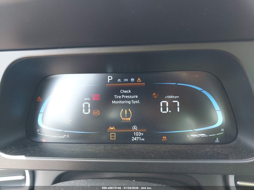 2025 HYUNDAI ELANTRA auction photo 7