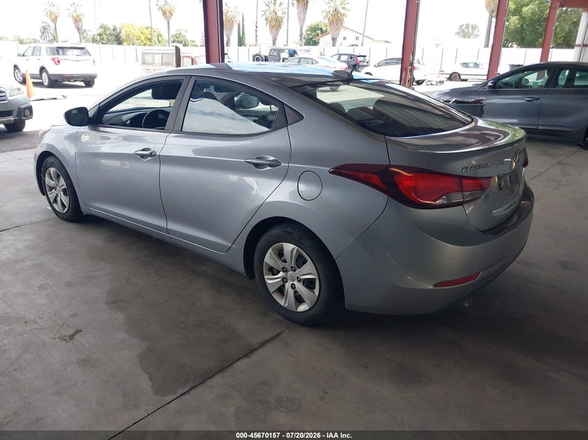 2016 HYUNDAI ELANTRA auction photo 3
