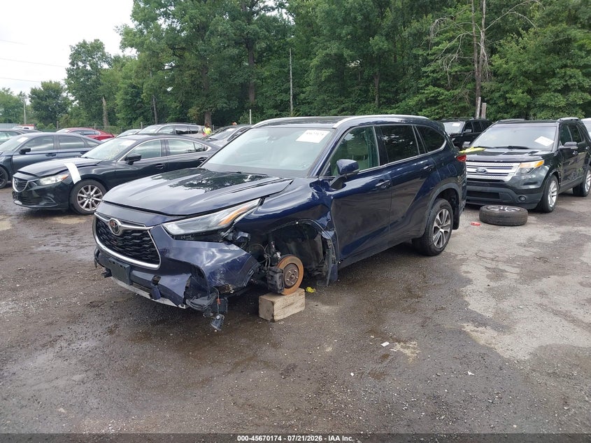 2022 Toyota Highlander Xle VIN: 5TDGZRBH8NS183115 Lot: 45670174