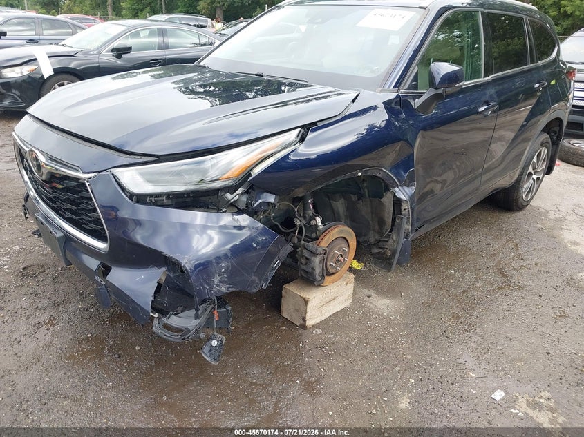 2022 Toyota Highlander Xle VIN: 5TDGZRBH8NS183115 Lot: 45670174