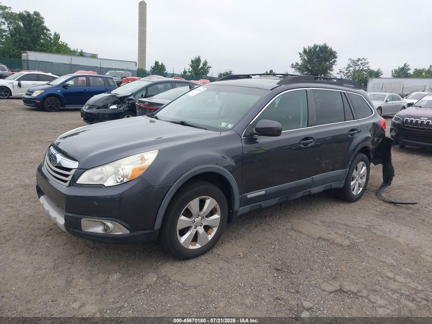 2011 Subaru Outback 2.5I Limited VIN: 4S4BRBKC3B3358384 Lot: 45670180